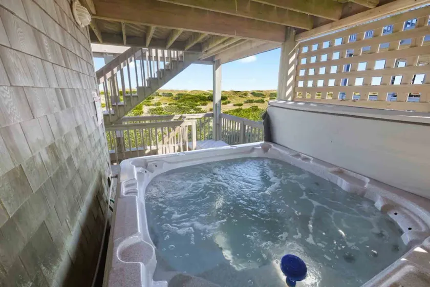 Njut av denna Oceanfront Salvo Home! Pool, Bubbelbad, Spelrum, Veranda - Image 1