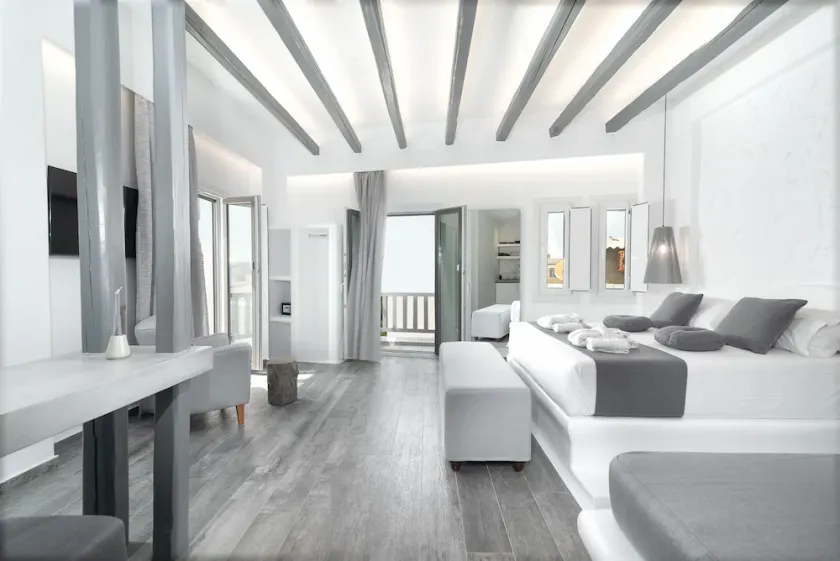 Ελ_puerto luxury port suite 2 - Image 1