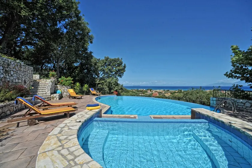 Villa with Breathtaking Seaview, Private Swimming Pool & Jacuzzi - Image 1
