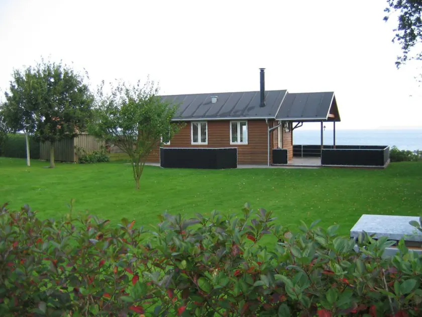 37 m2. 37 m2  1st row lovely house facing and with fantastic view over  Limfiord - Image 1