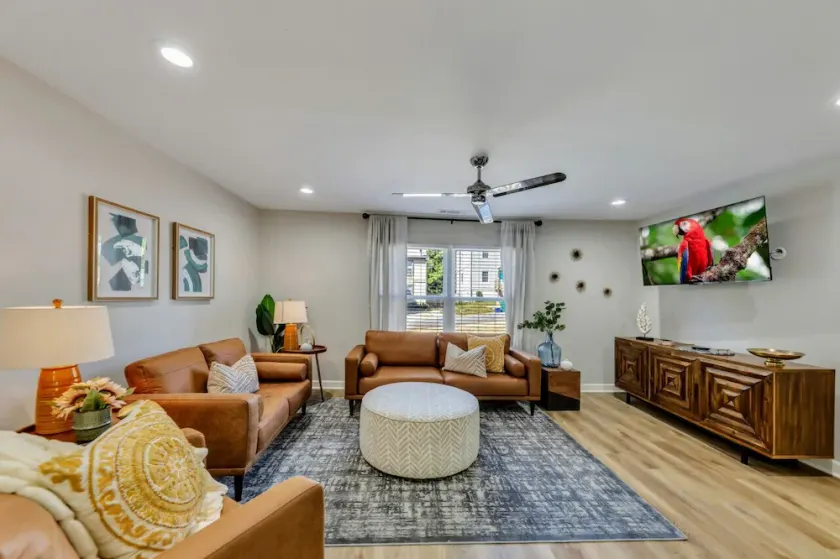 Sleeps 6 -2BR-Pet Friendly-Fenced-DBL Mstr(1018) - Image 1