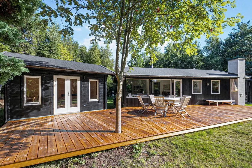 Beautiful Summer House Near Forest And Beach - Image 1