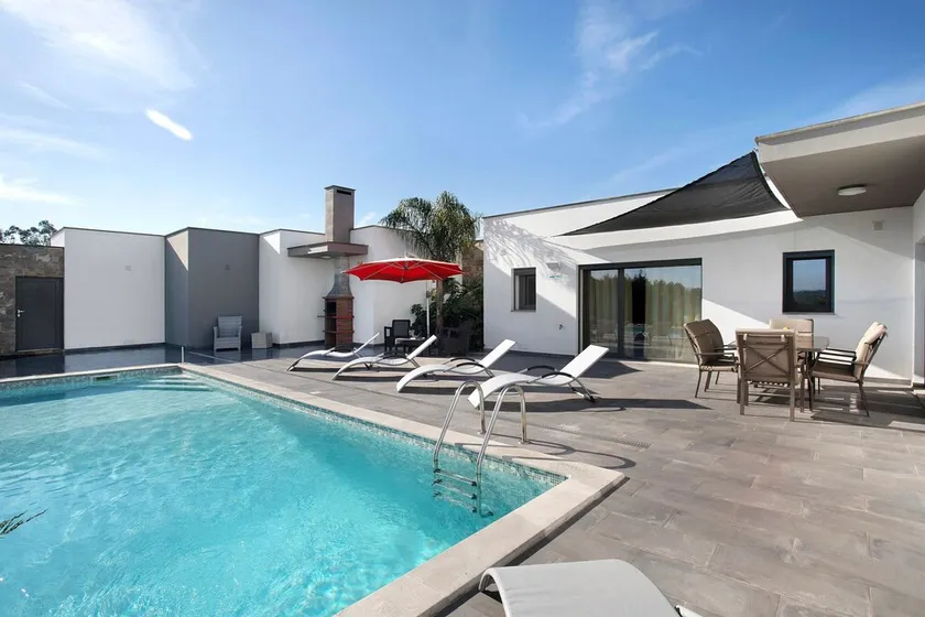 Villa 'Colina' con vista sulle montagne, piscina privata e Wi-Fi - Image 1