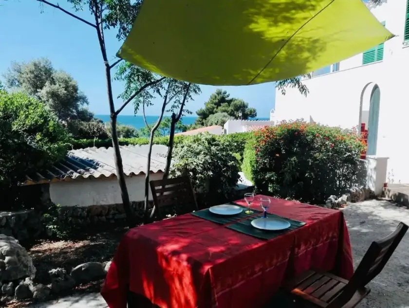 Nice house with garden 5 minutes from the beautiful Cala Binibeca. - Image 1