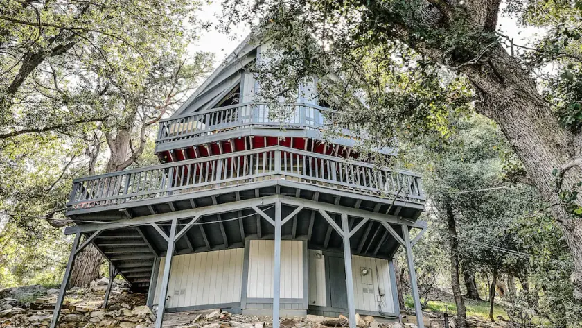 Crestline Luxury All-Suite Retreat with Lakeview - Image 1