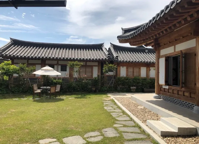 Suncheon Moonlight Love Hanok Pension - Image 1