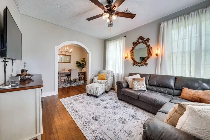 Private Deck & Yard: Pet-friendly Noble Getaway - Image 1
