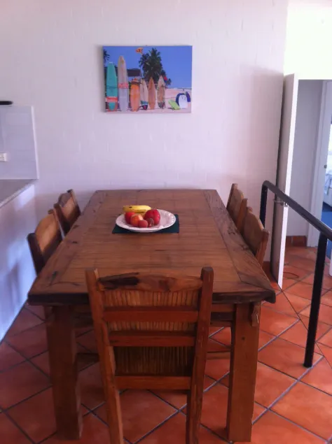 Spacious 2 bedroom air conditioned 500 M. to Beach/Hastings Street - Image 1
