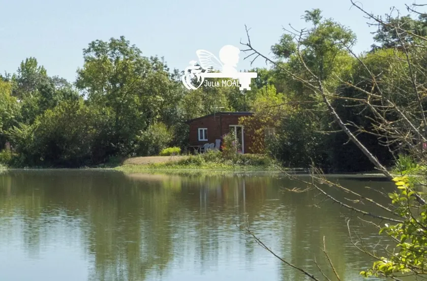 LAKESIDE COTTAGE - Image 1