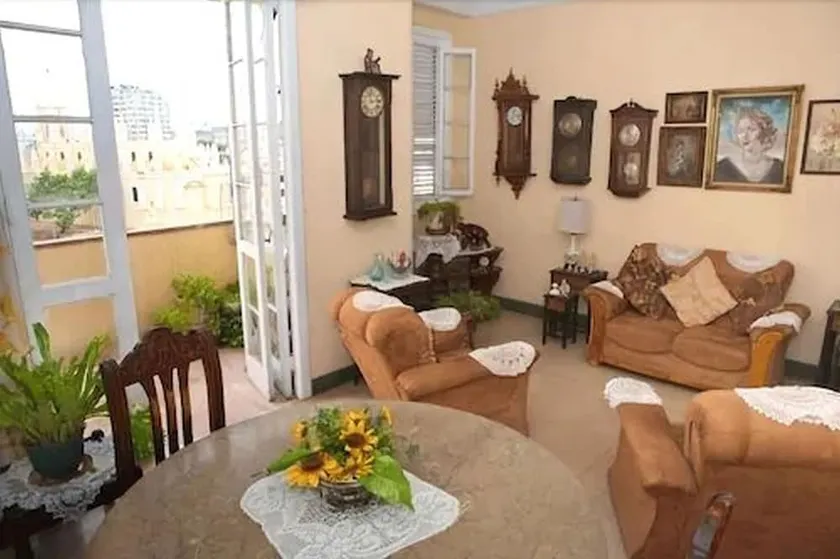 Casa Reloj - Image 1