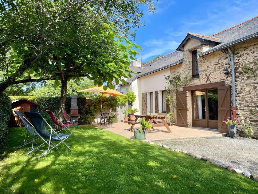 Renovated Cottage with Garden, Game Room, Near Nantes-Brest Canal, Sleeps 9 - Image 1