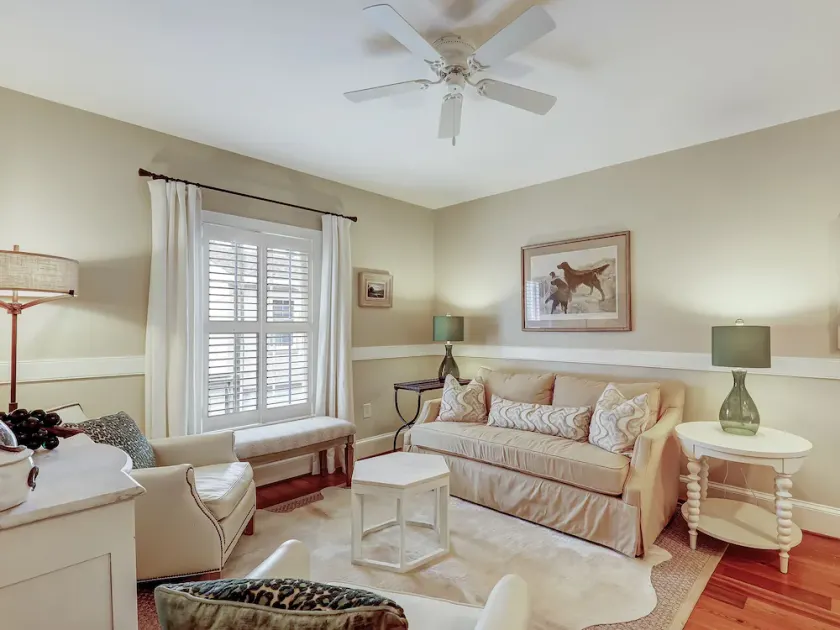 Gorgeous Executive Rental in Historic District - Image 1