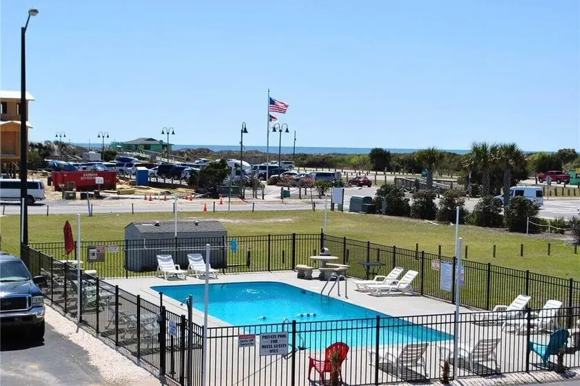 Pet Friendly.  Newly Remodeled, Free parking and Steps to the beach! - Image 1