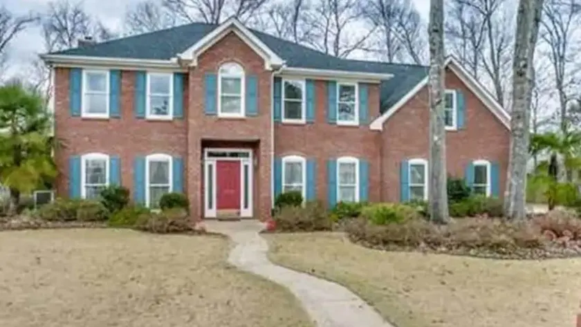 4BR 3. 5BA 3400 ft2 hem med kort bilresa till campus - Image 1