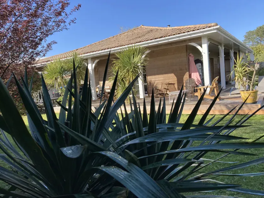 Family villa for 7 people in a quiet location NEAR THE LAKE AND THE OCEAN, with a terrace and a pool table - Image 1