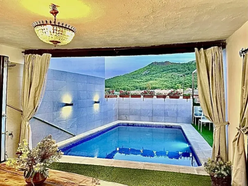 Casa rural del Puerto de San Vicente per 19 persone - Image 1