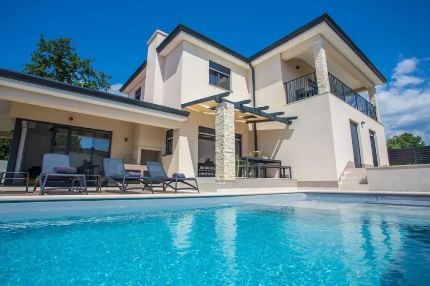 Villa con piscina e barbecue - Image 1