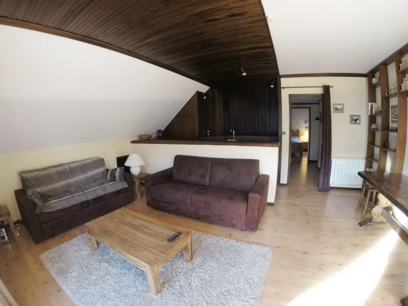 2-room apartment (52 m²), spacious, very quiet, panoramic view, SOUTH - Image 1