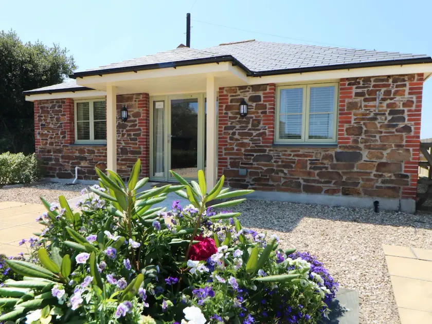 Oak Cottage - Image 1