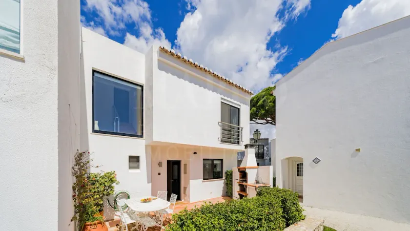 Stunning 3 bed Villa in Vale do Lobo with Resort Membership 3 mins From Beach and Golf - Image 1