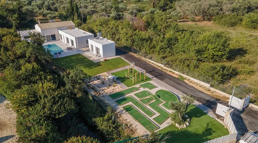 Family Villa Ami - private minigolf, outdoors gym, heated pool - 2min from beach - Image 1