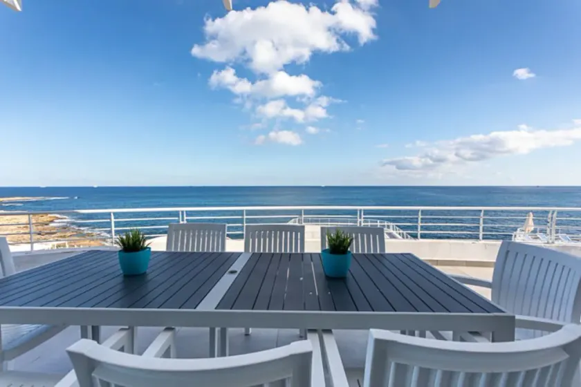 Sea-View Apartment at WatersEdge Complex with two pools - Image 1