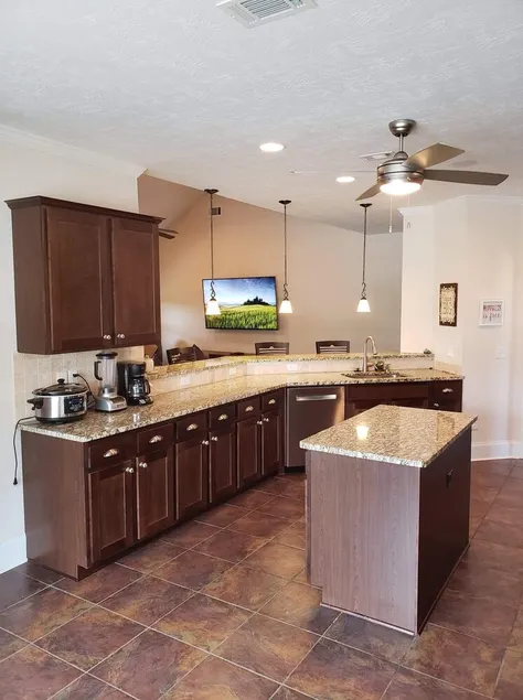 3 bed / 2.5 baths, great neighborhood - Image 1