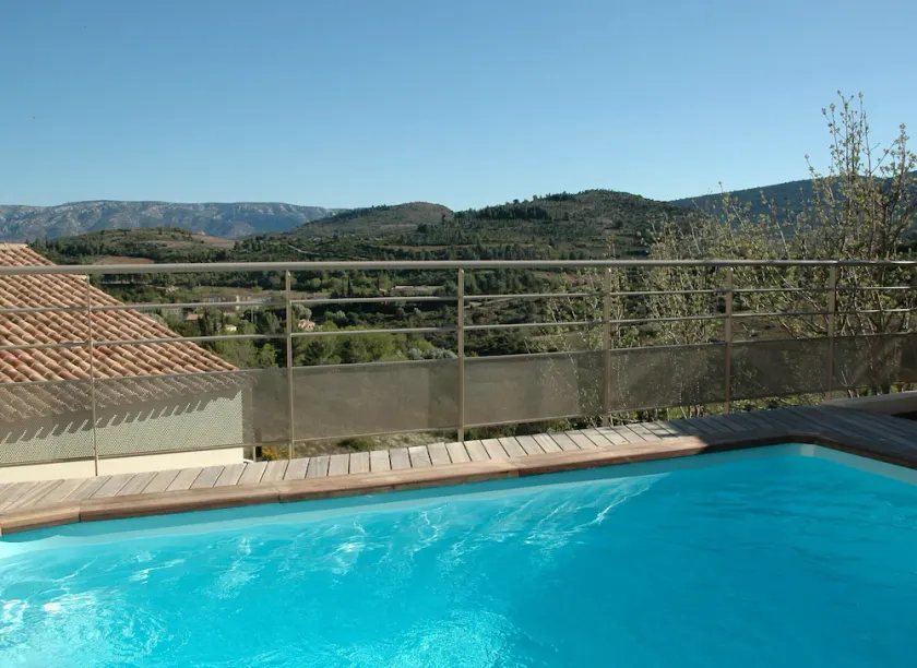 Fremragende villa til 4 med afsondret terrasse, privat pool og storslået udsigt. - Image 1