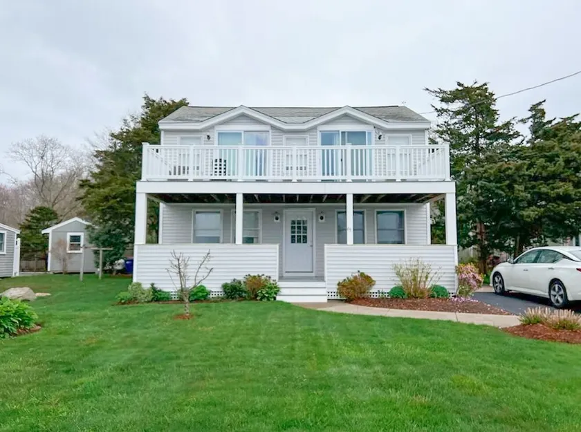 Beautiful 3 bedroom house by the ocean - Image 1