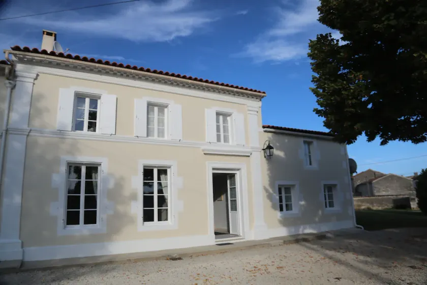 Gite nær Matha & Cognac, Private Half Sunken opvarmet pool, lukket have .. - Image 1