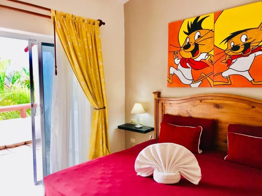 Chambre Deluxe Confort Balcon avec Piscine et Parking A/C - Image 1