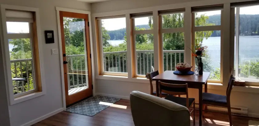Harbourside Haven - One Bedroom Oceanview Suite - Image 1
