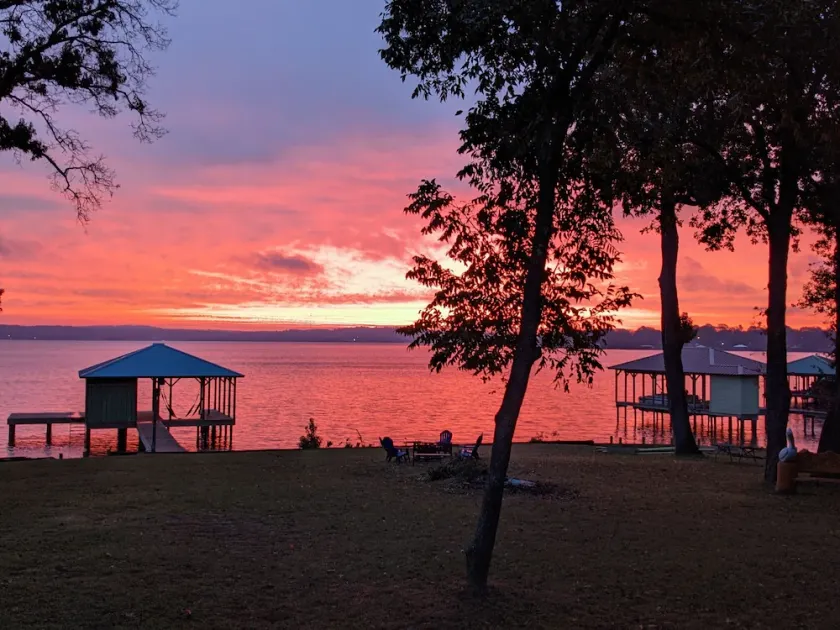 The Blue Pelican Lake House - Image 1