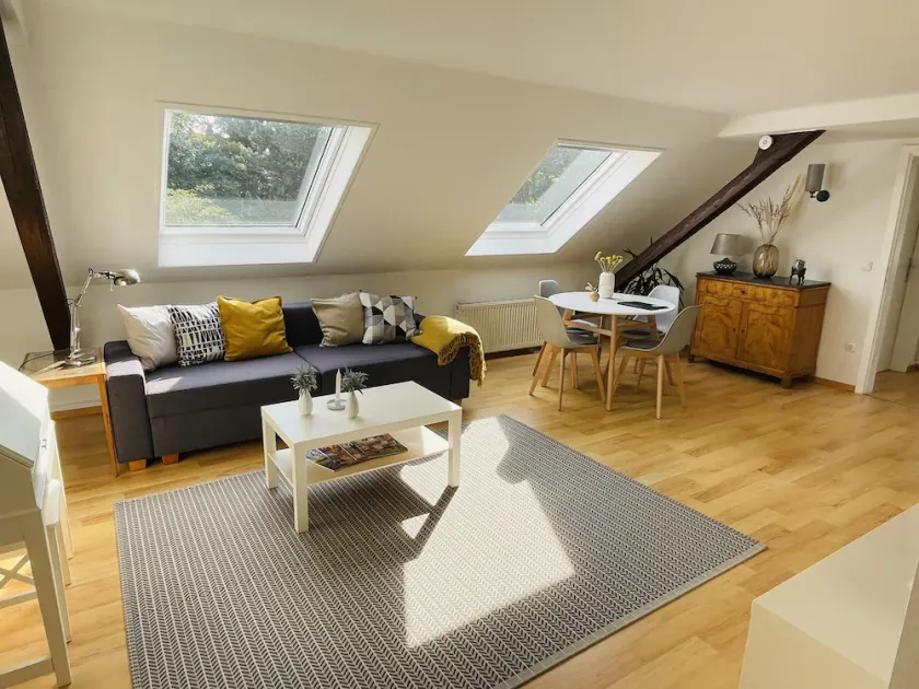Cozy 2-room apartment with kitchen and bathroom - Image 1