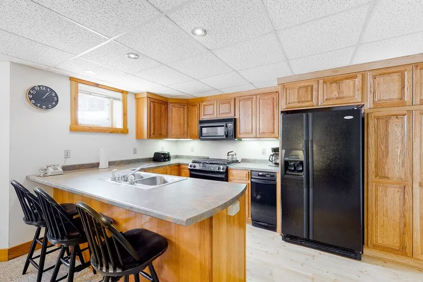 Ski-in/ski-out mountain-view condo next to Grammy Jay trail w/ board games, W/D - Image 1