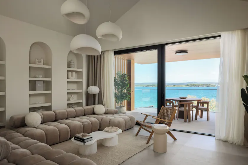 Casa vacacional totalmente equipada con jardín, barbacoa y piscina privada | Vistas al mar - Image 1