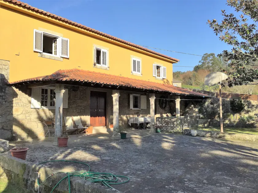 Hostal con piscina en el corazón de Minho - Image 1