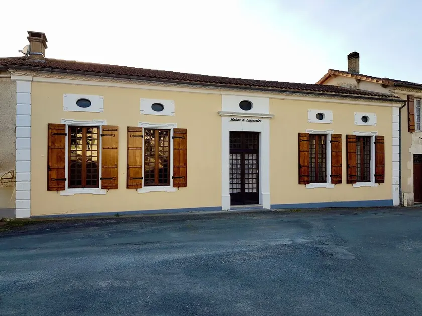 Dejligt afslappende Charente Maritime familiehus, opvarmet pool, hundevenlig - Image 1