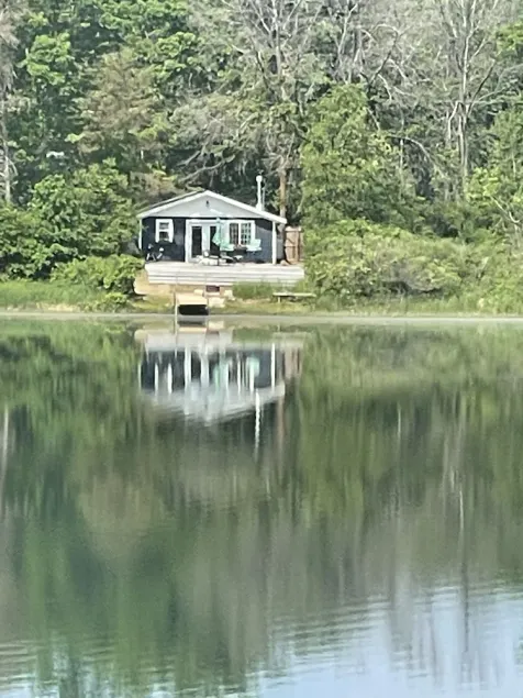 Very quaint, small Cottage on historic Idlewild lake - Image 1