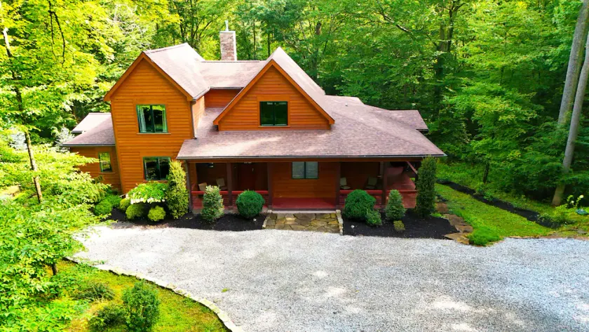 Harmony House<br>Luxury Cabin with National Park Access - Image 1