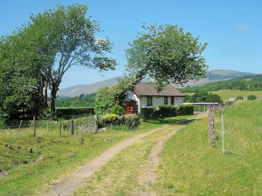 2 værelses bolig i Rumbling Bridge, near Kinross - Image 1