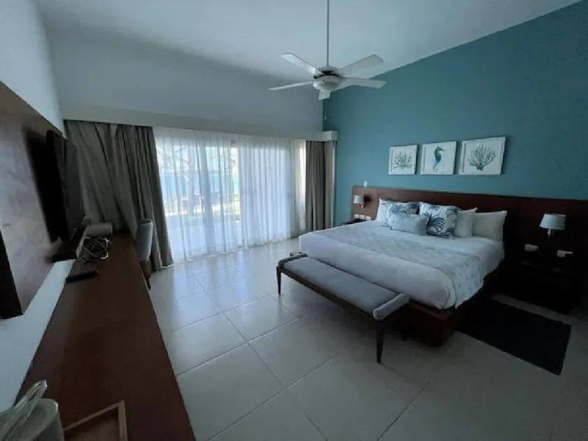 Luxurious 1 Bedroom Imperial Suite - Image 1