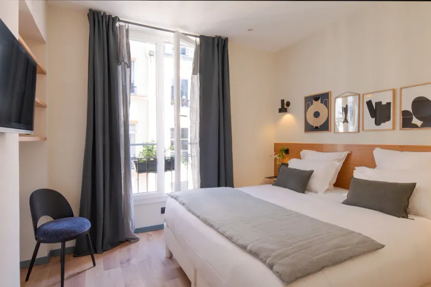 Tinah Paris, Aboukir - Image 1