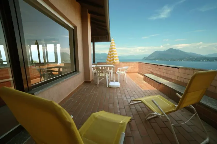 Detached villa with wonderful views of Lake Maggiore - Image 1