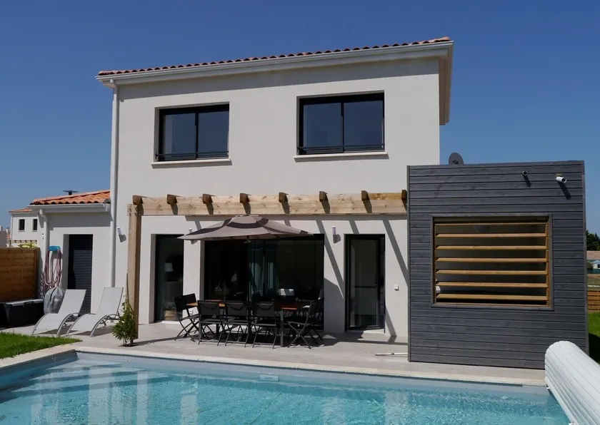 Nuova inserzione - Villa di lusso con piscina privata e vasca idromassaggio in residence con tennis - Image 1