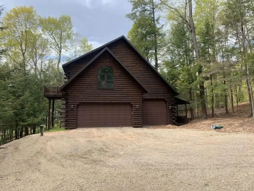 Kelly Lake HideAway-private, lake views, ATV trail Sleeps 8- 4 Beds- 1 Bathroom - Image 1