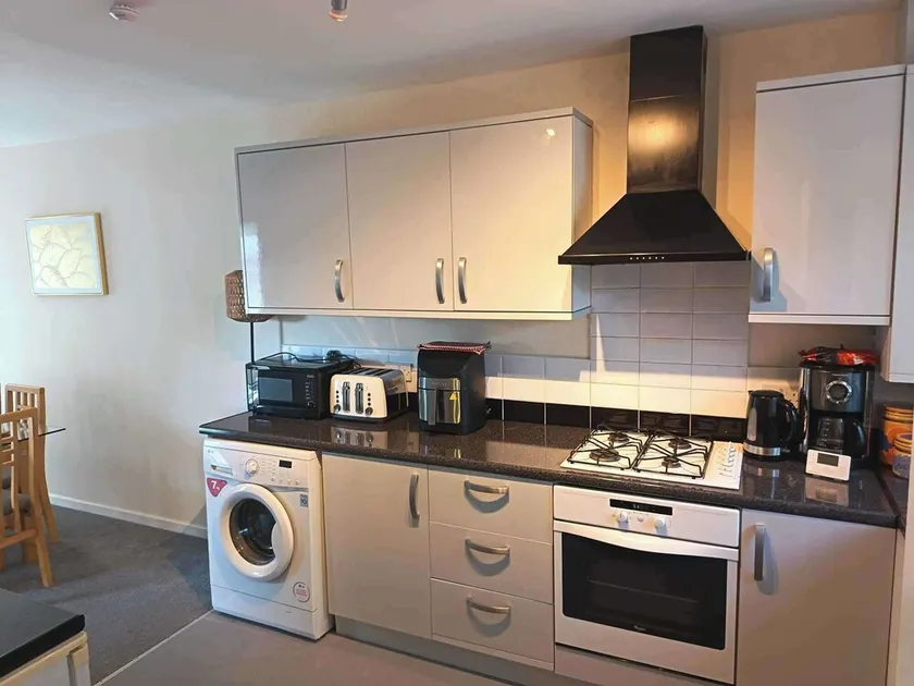 2 Bedroom House Sleeps 4 With Private Garden - Image 1