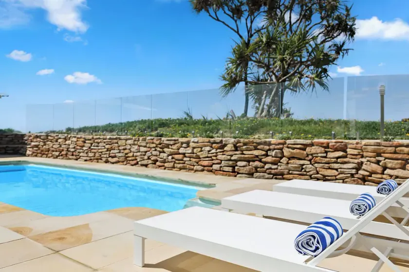 Captain's Quarters - assoluto sulla spiaggia, piscina, vista, famiglie e animali domestici - Image 1
