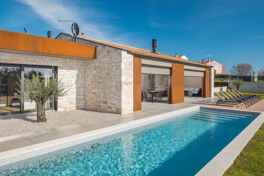 Luxury Villa Maia with Pool - Image 1