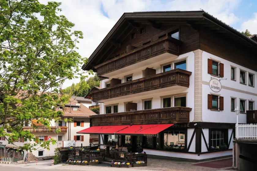 La Tambra - Residence - Central with Restaurant - Image 1